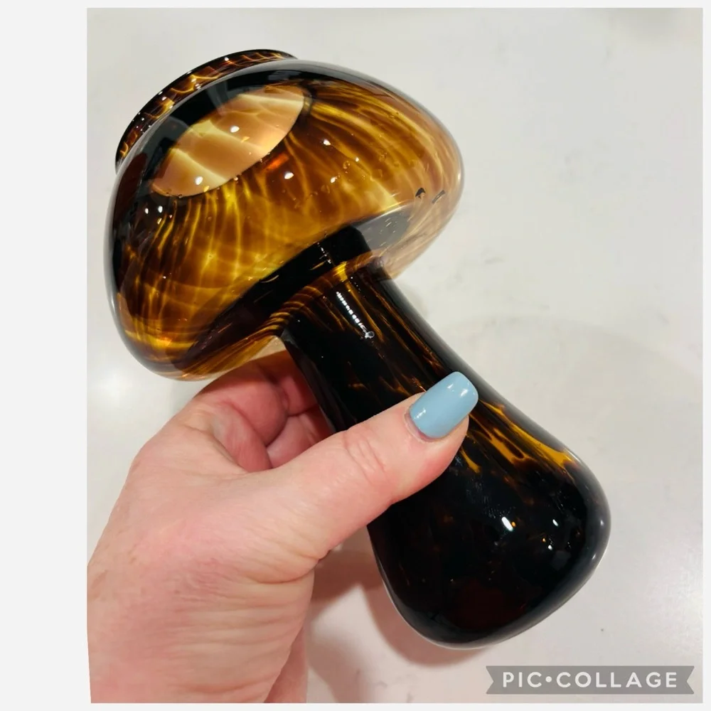 Vintage Style Amber Brown Mushroom Vase Leopard Spot Art Glass Decor